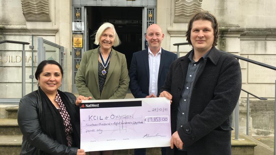 Kingston’s 185th Mayor hands over nearly £20,000 to local charities